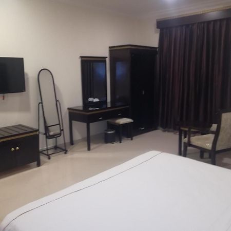 Al Masem Luxury Hotel Suites 3 Al Ahsa อัลโฮฟัฟ ภายนอก รูปภาพ