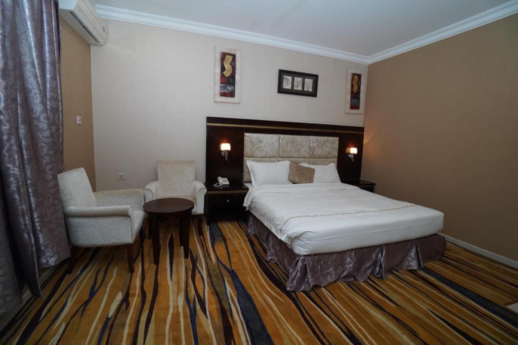 Al Masem Luxury Hotel Suites 3 Al Ahsa อัลโฮฟัฟ ภายนอก รูปภาพ